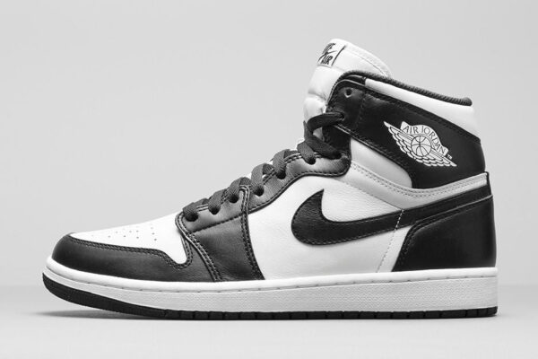 Air Jordan Retro 1 Black and White - Imagen 2