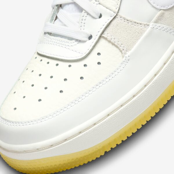 Nike Air Force 1 07 Low Yellow - Imagen 4
