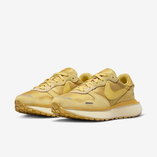 Nike Phoenix Waffle Yellow